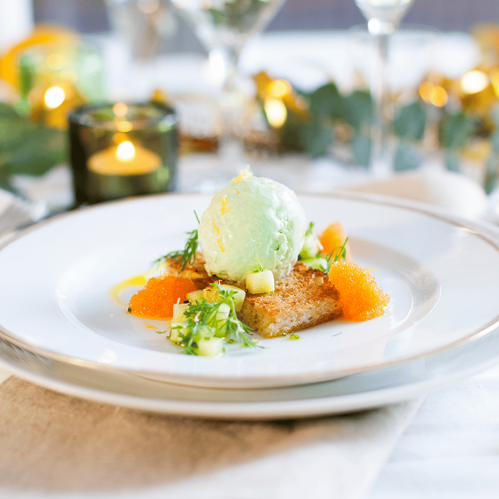   Nytårstoast med avocado-is og stenbidderrogn