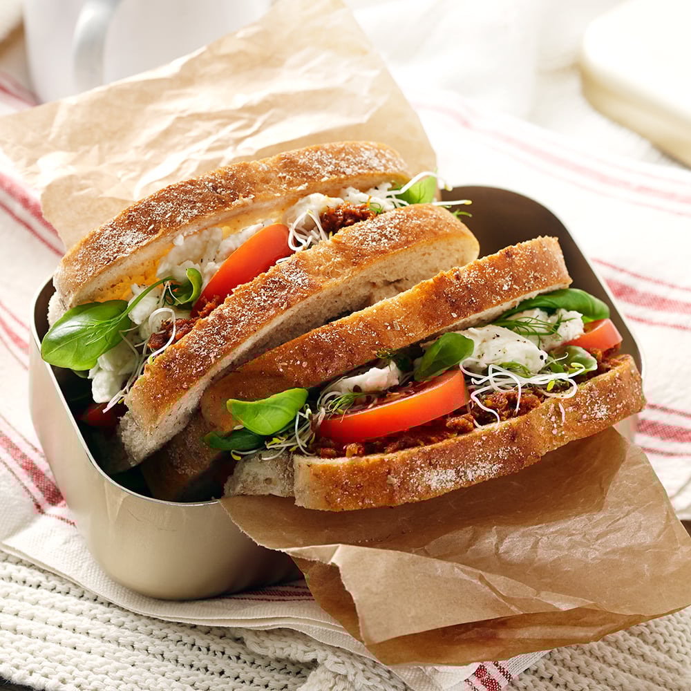 Sandwich med mozzarella og tomatpesto  